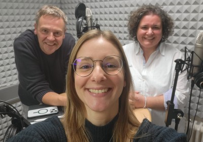 v.l. Michael Kaub, Charlien Schmitt und Antje Funke im Studio. (Foto: Charlien Schmitt/Stadt Hagen)